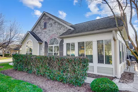 794 Ledgestone Ct, Tega Cay, SC 29708 photo 3