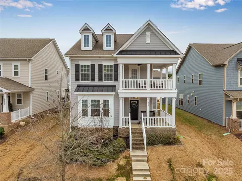 923 Claires Creek Ln, Davidson, NC 28036