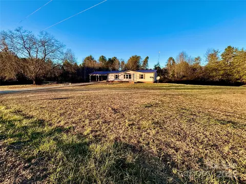 298 W B Philbeck Rd, Bostic, NC 28018