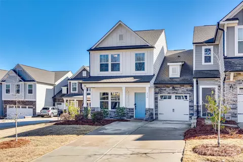 932 Canopy Falls Ln, York, SC 29745