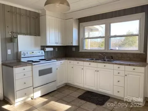 Kitchen - 10320 Hartsell Rd, Midland, NC 28107 photo 1 of 2