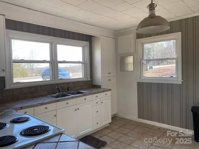 Kitchen - 10320 Hartsell Rd, Midland, NC 28107 photo 2 of 2