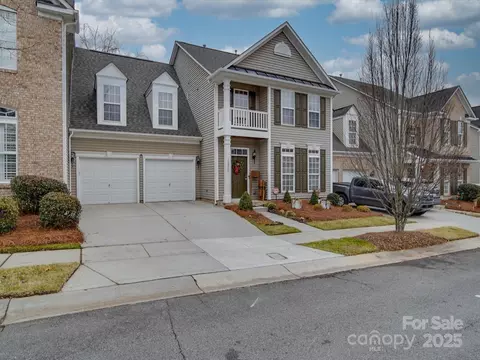10210 Linksland Dr, Huntersville, NC 28078