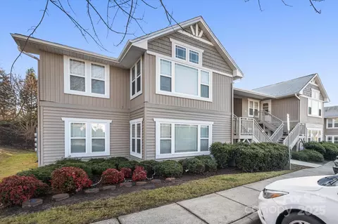 137 Morningside Ln, Hendersonville, NC 28792