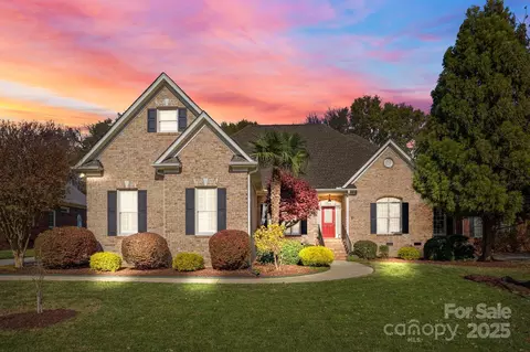 5422 Glen Forest Dr, Charlotte, NC 28226