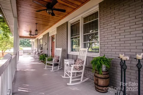 1563 Rhyne Rd, Dallas, NC 28034