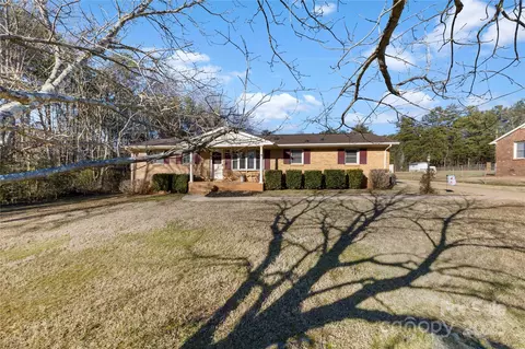 103 Greendale Dr, Mount Holly, NC 28120