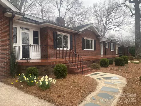 936 N 5th St, Albemarle, NC 28001