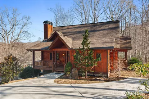 170 Sweetwater Ln, Maggie Valley, NC 28751