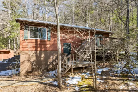 516 Betsy Ross Ln, Asheville, NC 28805