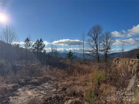 235 Hawk Shadow Trl, Sylva, NC 28779 photo 2