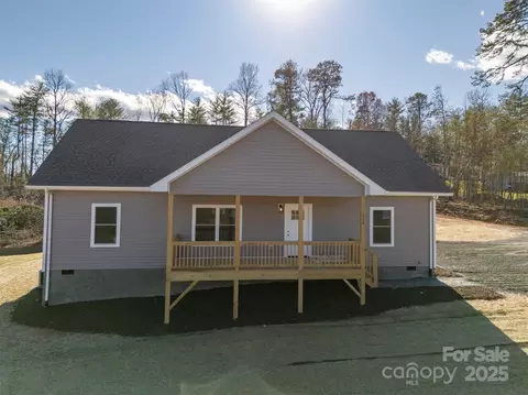 23 Vernon Ln, Hendersonville, NC 28792