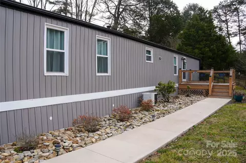 33 Hensley Dr, Asheville, NC 28806