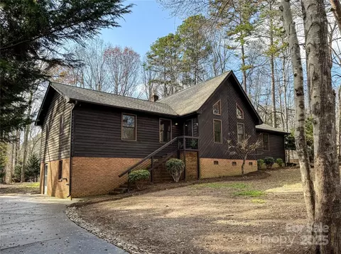190 Heathergate Ln, Stanley, NC 28164