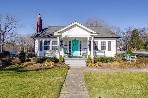 502 W Trade St, Dallas, NC 28034