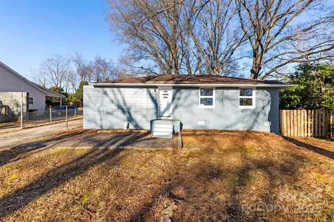 5528 Queen Anne Rd, Charlotte, NC 28217