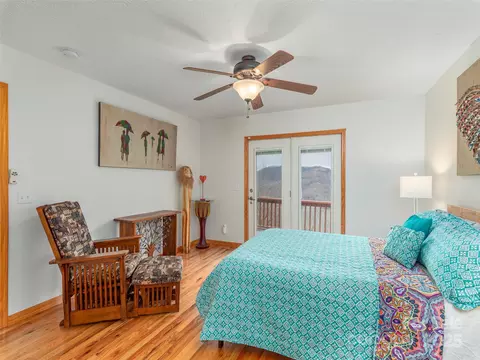 Bedroom - 1185 Mule Stomp Rd, Clyde, NC 28721 photo 2 of 5