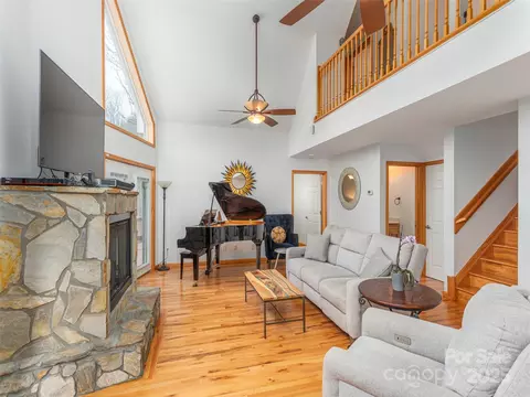 Living - 1185 Mule Stomp Rd, Clyde, NC 28721 photo 3 of 3