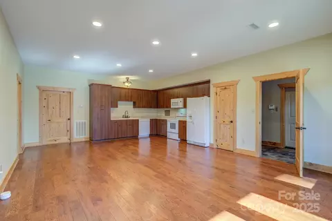 2026 Black Hills Dr, Collettsville, NC 28611 photo 31