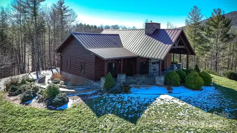2026 Black Hills Dr, Collettsville, NC 28611 photo 2