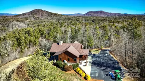2026 Black Hills Dr, Collettsville, NC 28611 photo 4