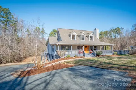 1418 John Smith Rd, Columbus, NC 28722