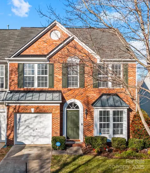 121 Beverly Chase Ln, Mooresville, NC 28117