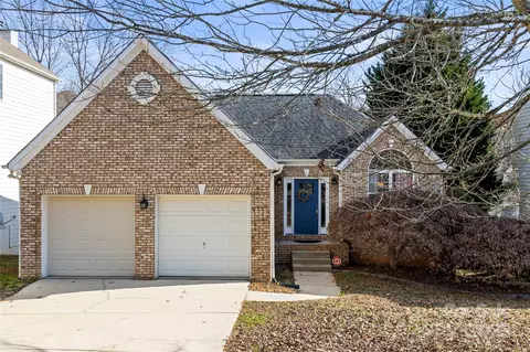 13931 Pine Harbor Rd, Charlotte, NC 28278