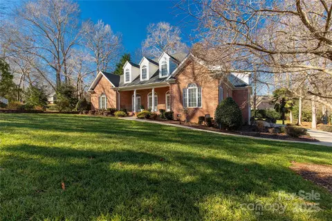 157 Highland Forest Dr, Clover, SC 29710
