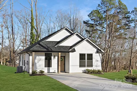 Starview Lane, Dallas, NC 28034