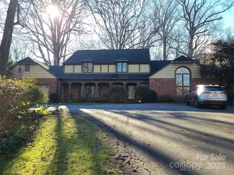 625 3rd Ne St NE, Hickory, NC 28601