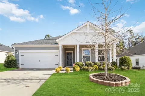 8715 Pennegrove Cir, Charlotte, NC 28214