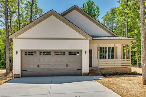 936 Jackson Rd, Fort Lawn, SC 29714