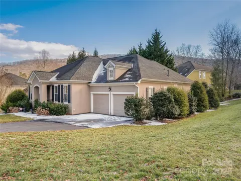 404 French Partridge Ln, Biltmore Lake, NC 28715