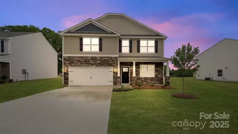 216 Shorthorn Rd, Fletcher, NC 28732
