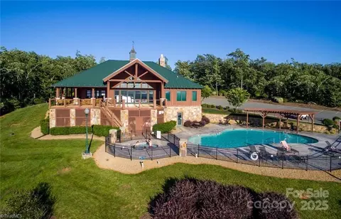 000 Rocky Cove Ln, Denton, NC 27239