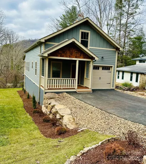 701 Holly Ave, Black Mountain, NC 28711