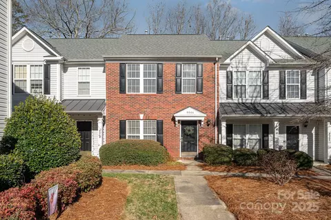 8044 Sapwood Ct, Matthews, NC 28104