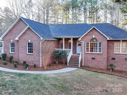 121 Sierra Woods Dr, Troutman, NC 28166