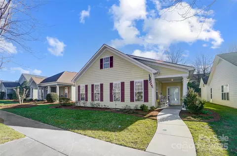 10117 Bishops Gate Blvd, Pineville, NC 28134
