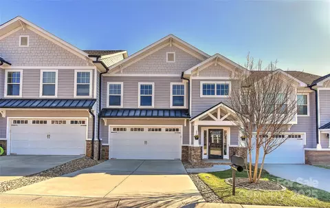 373 Battery Cir, Lake Wylie, SC 29710