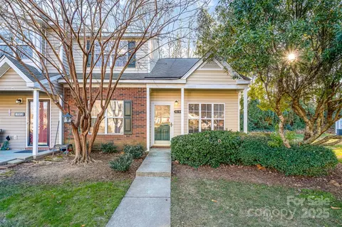 8146 Rudolph Rd, Charlotte, NC 28216