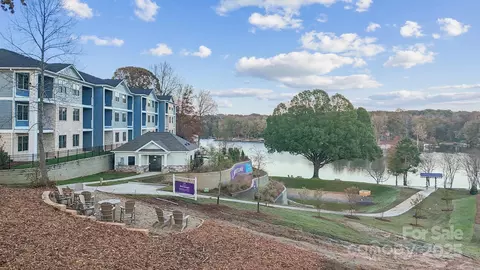 4455 Reed Creek 301 Dr #301, Sherrills Ford, NC 28673