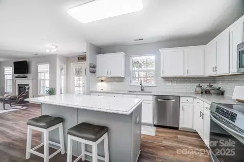7647 Black Hawk Ln, Tega Cay, SC 29708 photo 15