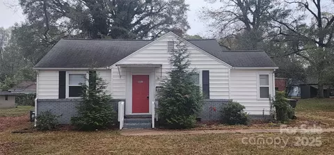 5917 Peach St, Charlotte, NC 28269