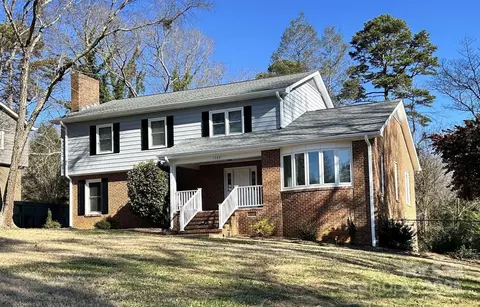 1364 5th Street Nw Cir NW, Hickory, NC 28601