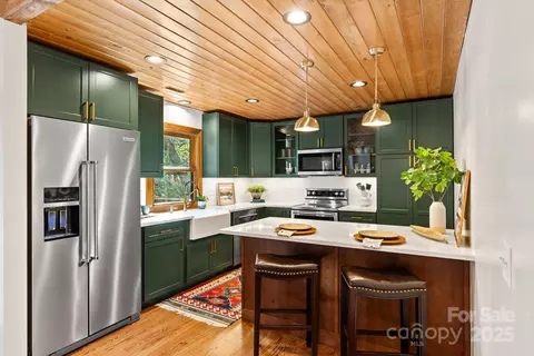 Kitchen - 60 Elseetos Dr, Brevard, NC 28712 photo 1 of 3
