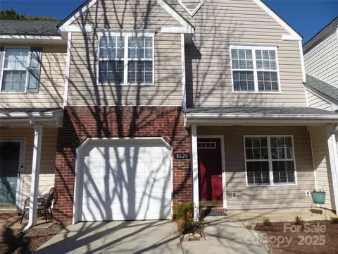 8620 Robinson Forest Dr, Charlotte, NC 28277