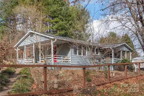 103 W Long Cove Rd, Candler, NC 28715