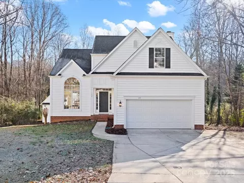 124 Lyman Oak Ct, Fort Mill, SC 29715
